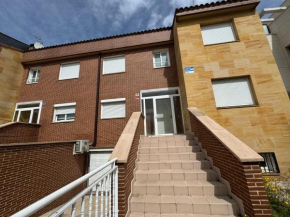 Chalet IFema 5 Habitaciones 4 baños, parking free